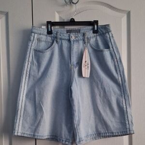 Cali1850 Longline Side Striped Denim Shorts - Light Wash